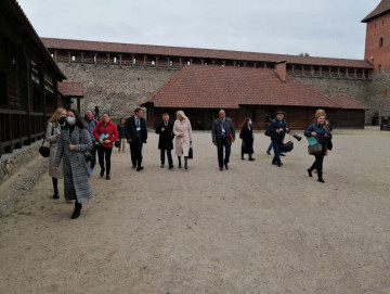 "`Array.title|replace:\