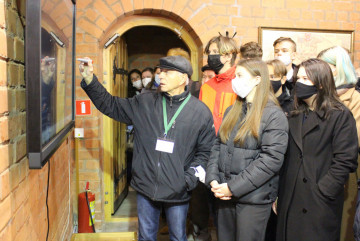 "`Array.title|replace:\