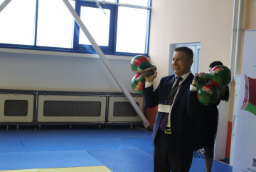 "`Array.title|replace:\