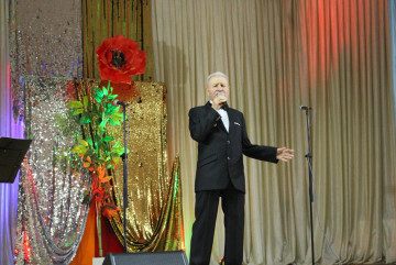 "`Array.title|replace:\