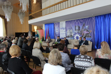 "`Array.title|replace:\