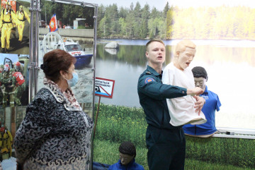 "`Array.title|replace:\