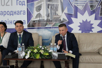 "`Array.title|replace:\