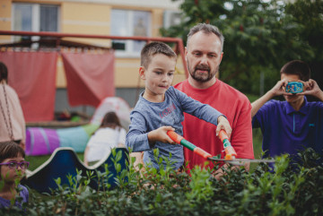 "`Array.title|replace:\